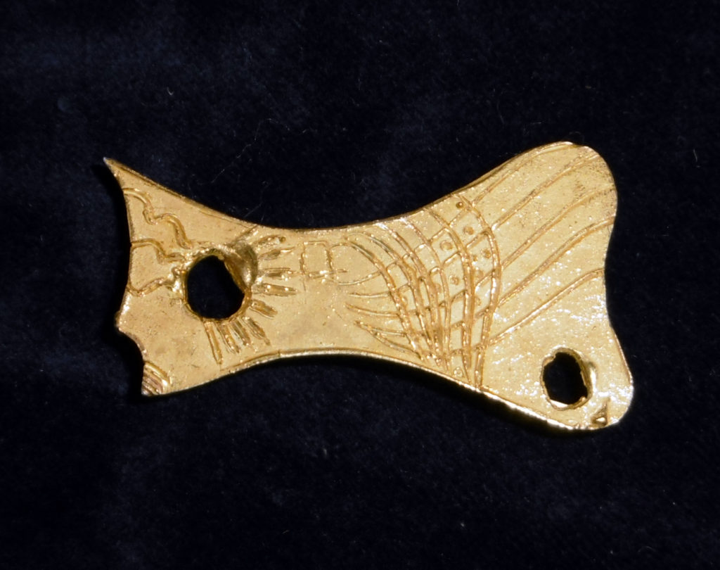 Senza titolo, 1972, spilla in oro
